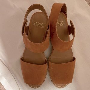 Like new Franco Sarto tan espadrilles.
